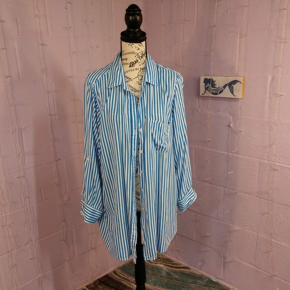Velvet Heart Tops - HP✨🤩Velvet Heart Blue and White Striped top